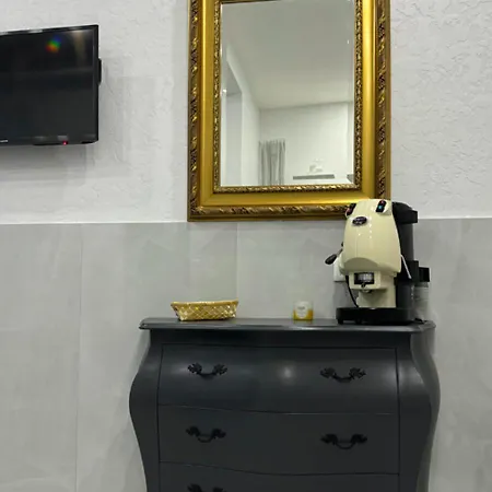 The Tourist 24 * נאפולי