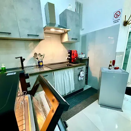 דירה The Tourist 24 נאפולי